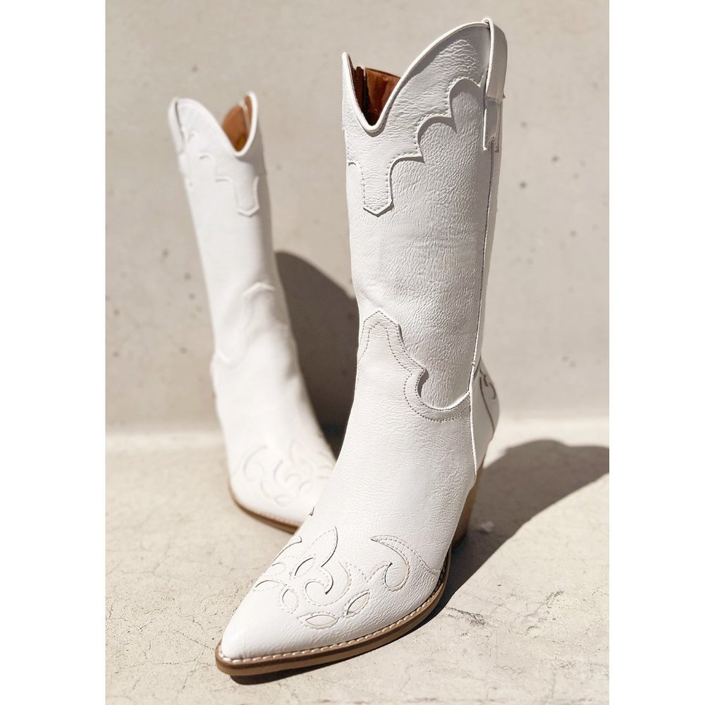 NEW White Western Cowgirl Cutout Applique Pointy Toe Block Heel Mid Calf Boots - Picture 2 of 16